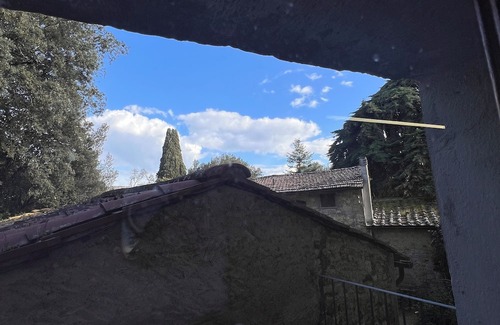 Pieve a Presciano Apartment | Apartment in hamlet with three large rooms and pool use