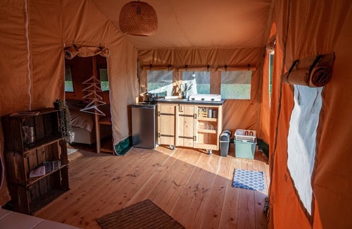De Bus House | Glamping in Sint-Oedenrode near Eindhoven
