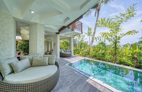 Lodtunduh Villa | Jungle Flowers Villas 1BR - a perfect place to escape in Ubud