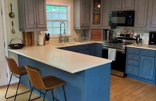 Sylva House | Quiet & Cozy Mountain Home on Greens Creek in Sylva