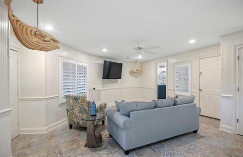 Jeremy Cay House | Edisto Premier- Stunning Ocean views + Lux Home