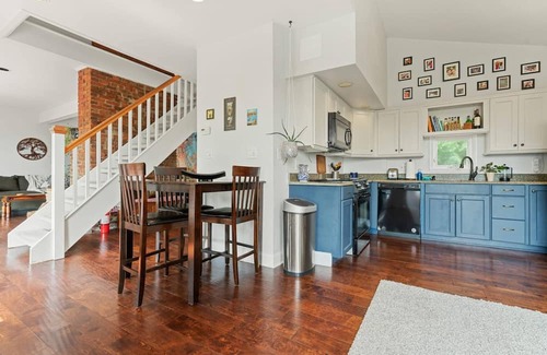 Mexican War Streets House | Charming 1-bedroom house with amazing view - Pittsburgh skyline