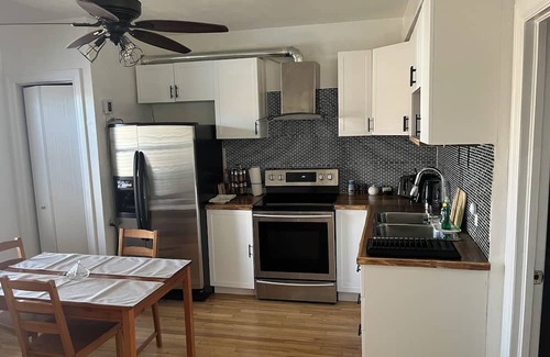 Youville Apartment | Peaceful, comfortable 3-bedroom apartment in the heart of Montreal