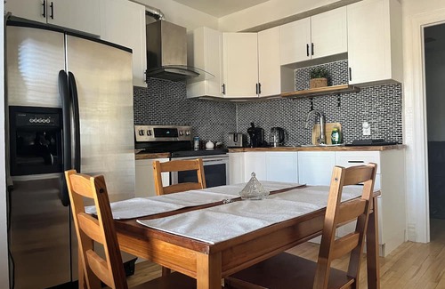Youville Apartment | Peaceful, comfortable 3-bedroom apartment in the heart of Montreal
