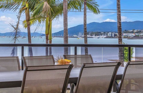 Cannonvale Apartment | Whitsunday Escape - Beachfront Penthouse with Pool