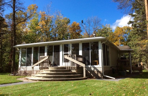 Gimli Cottage | Gimli ,Loni Beach main cottage plus guest house