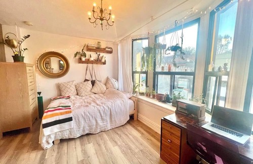 Leslieville Apartment | Bright and Open East End Gem