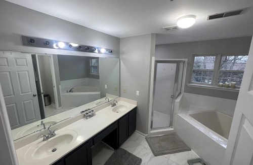 Fort Washington House | Spacious 5-bedroom house with WiFi, AC in charming Fort Washington