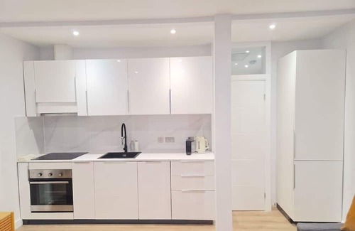 Higham Hill Apartment | Cosy Flat near Central London-Ideal for weekend breaks, long stays and commuters