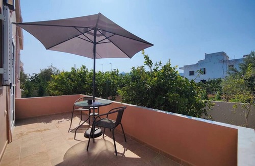 Ayioi Asomatoi House | Detached 2BR vacation house in a Citrus Garten
