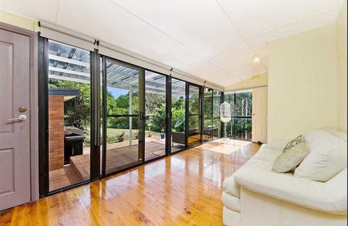 Marsfield House | A house close to Macquarie University and shopping Centers