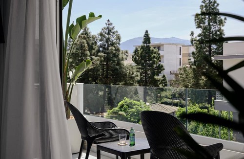Khalandrion House | Alluring Athens Suite | Artemis Suite | 1 Bedroom | Private Furnished Balcony | Prime Location | Chalandri