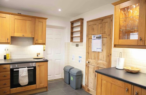 Uttoxeter Cottage | HUMBLE HOME, family friendly, with a garden in Uttoxeter