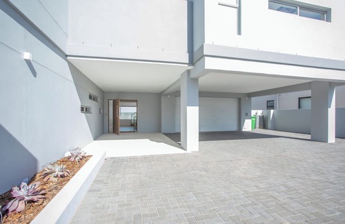 Langebaan Villa | Spacious 5-bedroom villa in tranquil Langebaan with heated pool