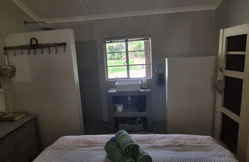Karoo Hoogland Ski Chalet | Charming chalet in marvelous Fraserburg with WiFi, AC