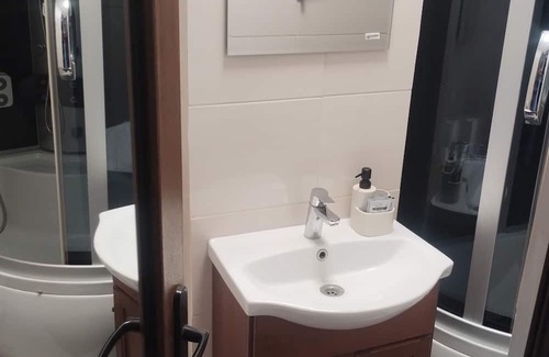 Tulcea Apartment | Danubius view studio in welcoming Tulcea with AC, WiFi