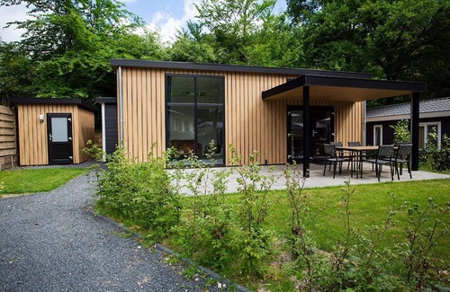 Municipality of Rhenen Ski Chalet | House with dishwasher, in nature reserve