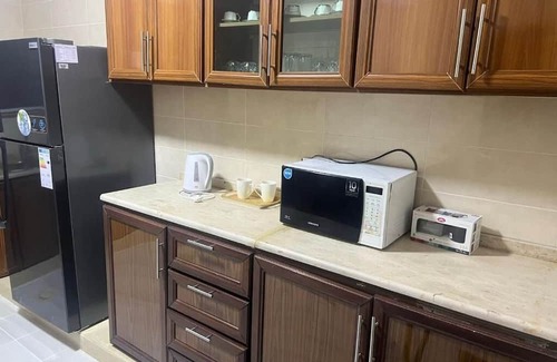 Amman Apartment | Spacious 3-bedroom apartment with AC, WiFi in welcoming Amman
