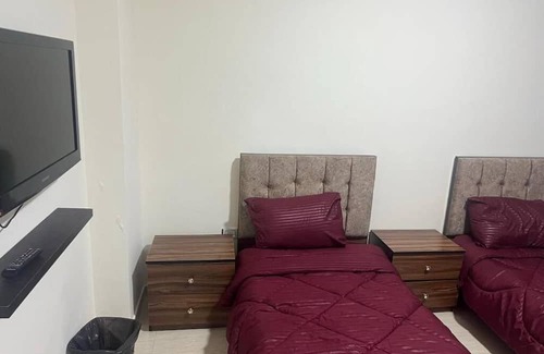 Amman Apartment | Spacious 3-bedroom apartment with AC, WiFi in welcoming Amman