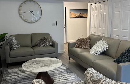 Prince George House | 2bedroom, 2bed day light Suite in a good and secured neighborhood.