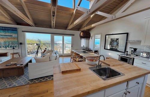 Manchester House | Breathtaking Ocean View Mendocino Getaway
