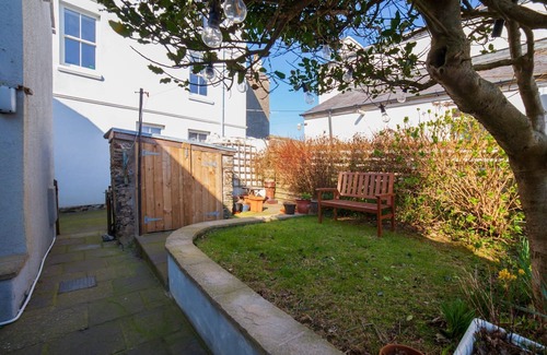Port Erin Cottage | Spaldrick View Cottage - a holiday cottage that sleeps 6 guests in 4 bedrooms