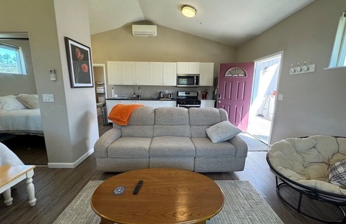 Middletown House | Stagecoach Cottage quiet efficiency