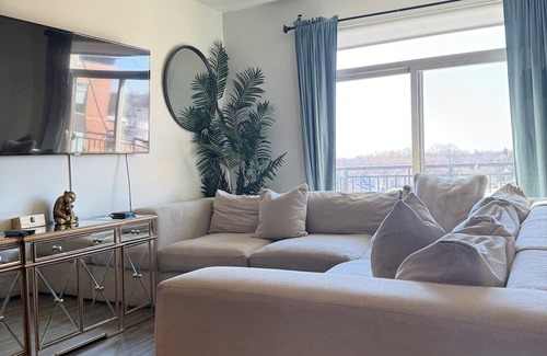 La Grange Apartment | Modern, 1-bedroom apartment in La Grange with AC, fitness room, WiFi