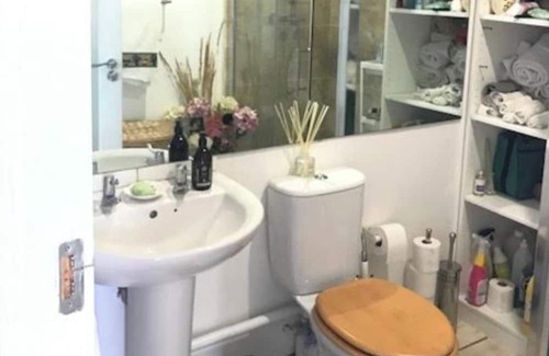 Dublin House | Coastal Hideaway - Sleeps 4 & Free Parking