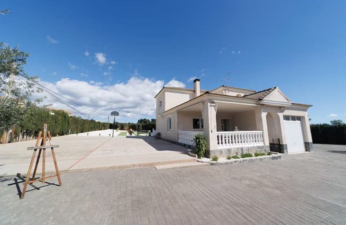 Lliria House | Luxury villa 20 min from Valencia