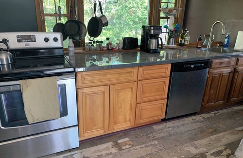 Petersburgh Apartment | Charming Red Tower, Loft ambiance, Mountain views, AC, WiFi, Berkshires NY