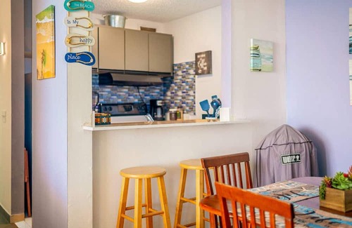 La Pared Apartment | Captain’s Beachfront Pool and Parking