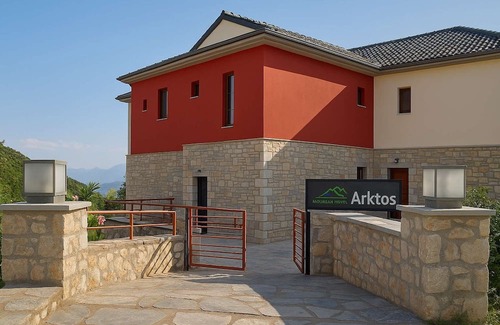 Ligiades Condo | Superior Comfort with Lake Views | Arktos Hotel