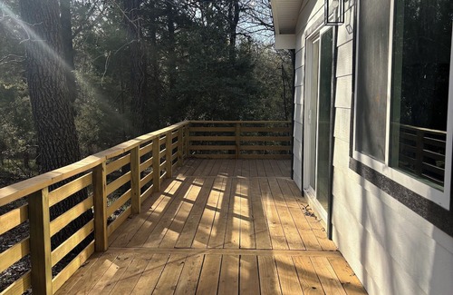 Enchanted Oaks House | Shackin’ Up at The Lake 2 bed 2 bath