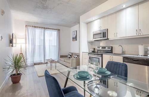 Cite Multimedia Condo | Cute 1 Br - 100 Walkscore!