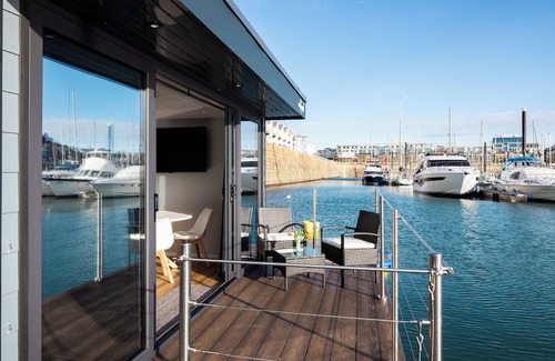 Saint Helier Apartment | Ormer floating pod in St Helier Marina