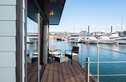 Saint Helier Apartment | Ormer floating pod in St Helier Marina