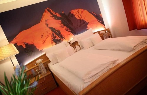 Heiligenblut Hotel | Berghotel Hois: Suite with balcony
