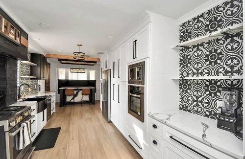 Pearland House | Pet friendly/King Bed/Tranquil Retreat/Fenced Backyard/Master BR on Main