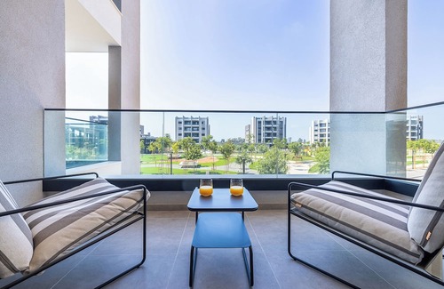 Vasa Koilaniou Apartment | One bedroom apartment with balcony in Sunset Gardens