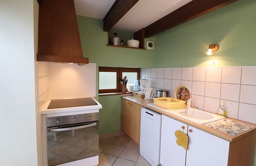 Mourjou Cottage | Charming house with garden, 2 bedrooms, pets allowed, in Mourjou