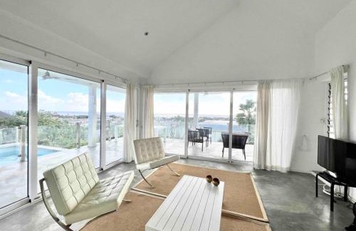 Marie Pampoen Apartment | Heerlijk appartement met zeezicht en privezwembad