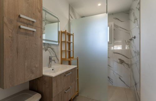 Lunel House | La Petite Camarguaise - Maison à 15min de la plage