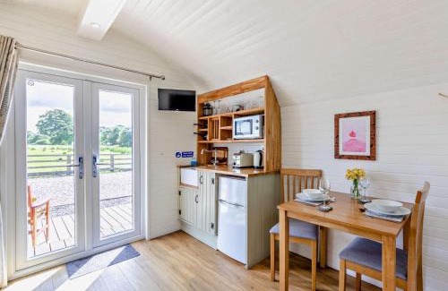 Wing House | 1 Bed in Brampton 56566