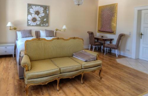Vellahn Apartment | Goldene Zeiten im Gutshaus Tüschow