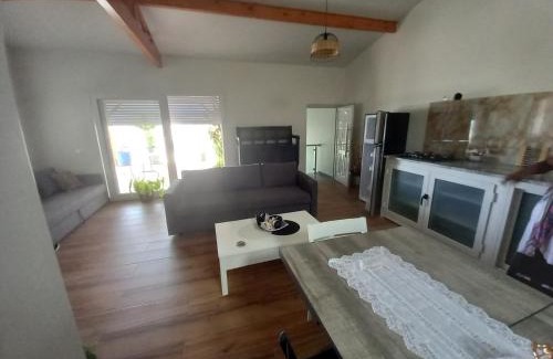 Tarrafal House | Casa Mayra