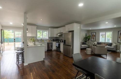 Parkland House | Comfy Twin Beds in Tacoma