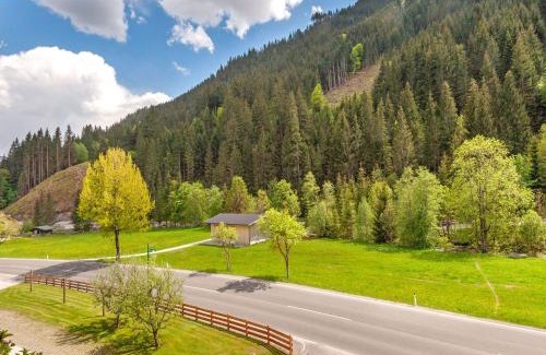 Saalbach Apartment | Ravishing Apartment in Saalbach with Sauna near Ski Slopes