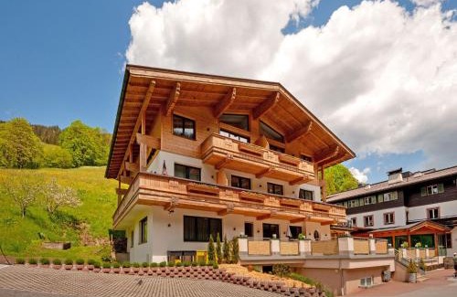 Saalbach Apartment | Ravishing Apartment in Saalbach with Sauna near Ski Slopes