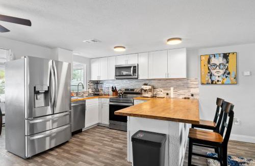 Ridge Wood Heights House | Ultimate Private Home with Heated Pool